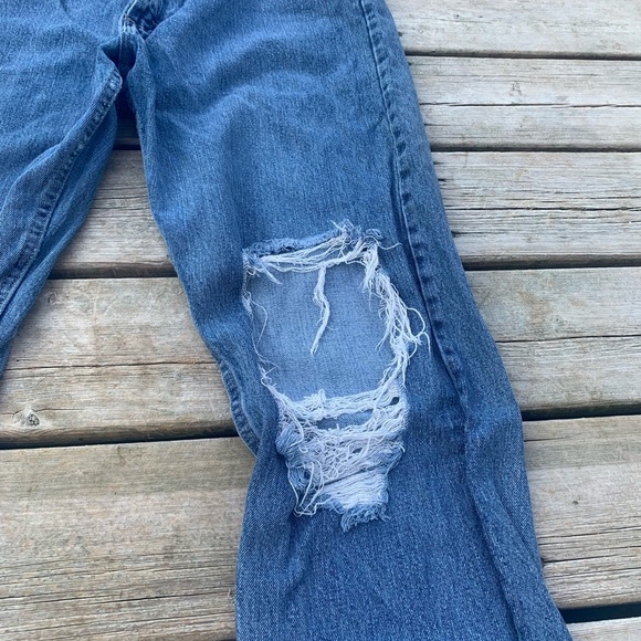 Wrangler Premium Quality Distressed Jeans - Men's 36x32 - Light Wash - Picture 4 of 9